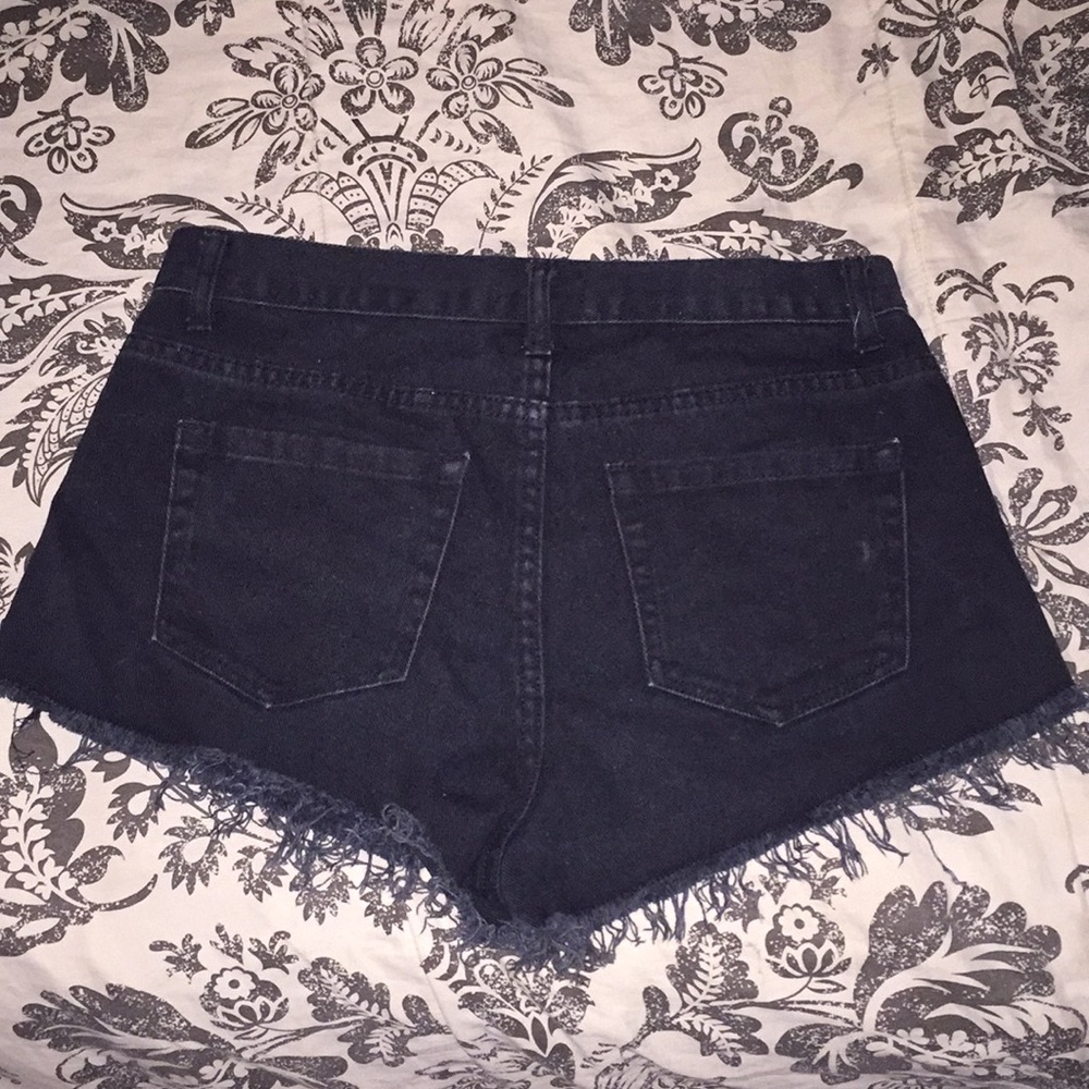 Shorts - Picture 2 of 3